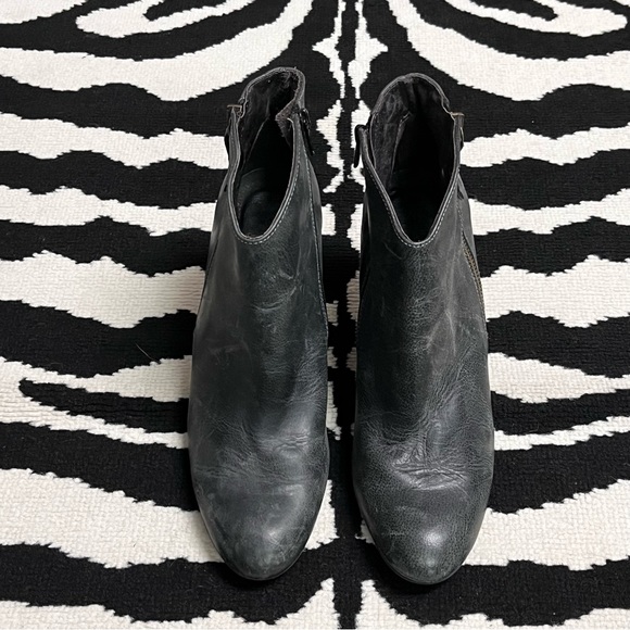 Miz Mooz Barcelona Capulet Leather Zipper Heeled Booties Gray Size 10/41 - Picture 4 of 10